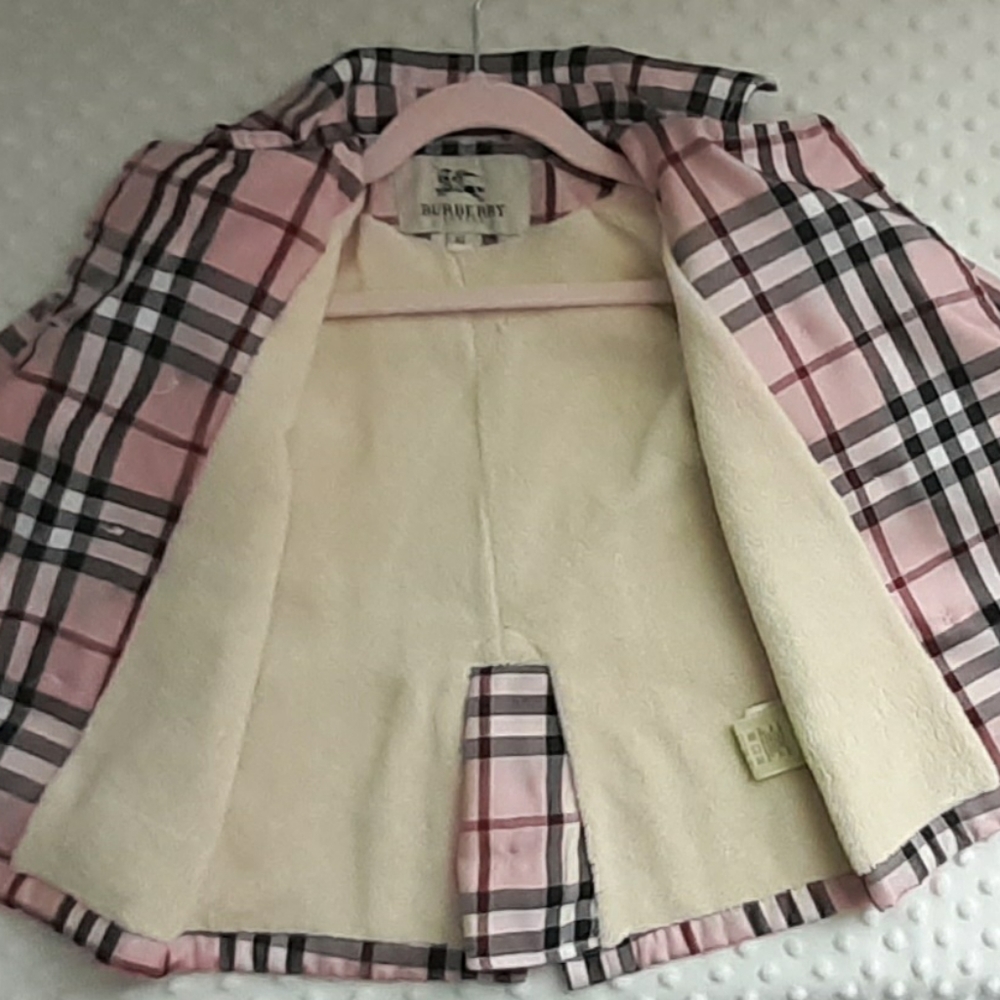 Burberry coat - Picture 12 of 12